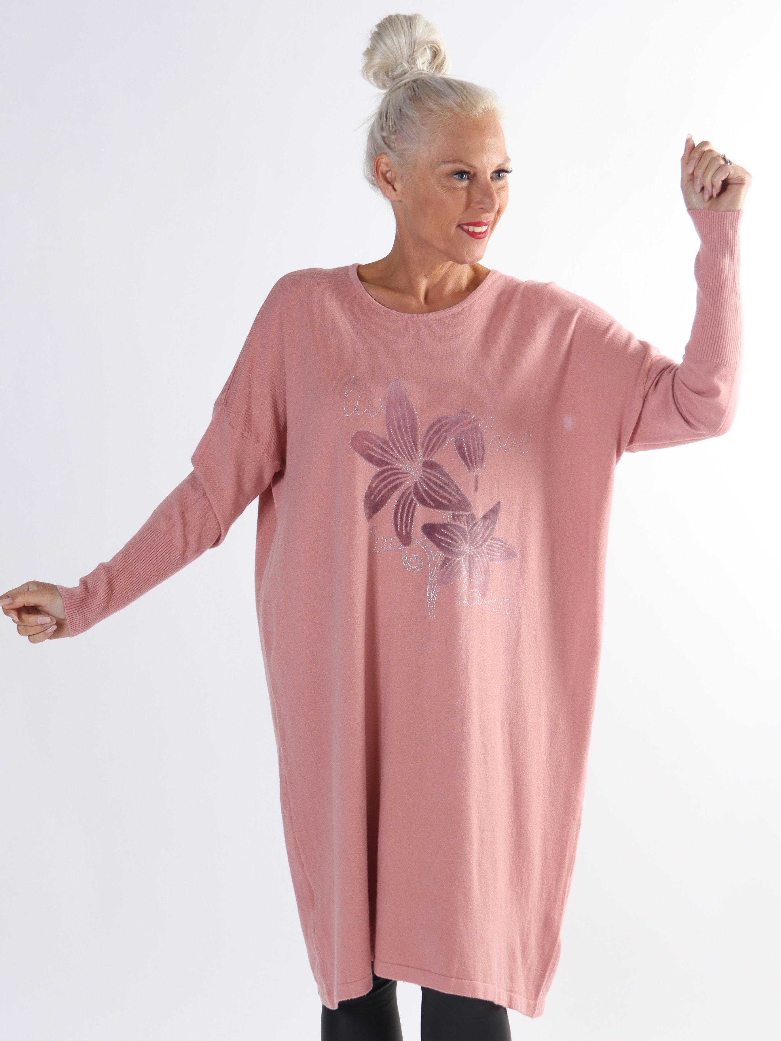 Amilie - Mjuk plus size klänning med blommigt tryck